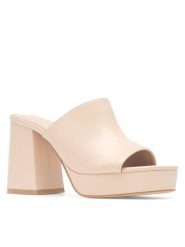 DeeZee Klapki KL-KK5606-1 Beżowy. Brązowe klapki DeeZee, bez wzorów, z syntetyku, bez obcasa. Za 159.99 zł.