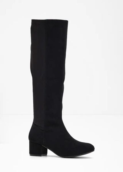 Kozaki. Czarne kozaki bonprix, bez obcasa, bez zapięcia. Za 229.99 zł.