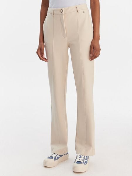 Guess Spodnie materiałowe W6RB11 KCMU2 Beżowy Straight Leg. Brązowe spodnie materiałowe Guess, xs, z aplikacjami, z materiału. Za 399.99 zł.