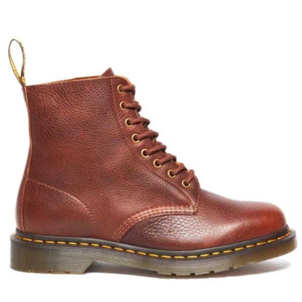 Obuwie Unisex Dr. Martens. Brązowe trekkingi Dr. Martens, trekkingowe. Za 861.99 zł.