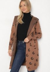Brązowy Kardigan z Kapturem w Geometryczny Wzór Ralisa. Brązowe kardigany Born2be, l, z aplikacjami, z jeansu. Za 109.99 zł.