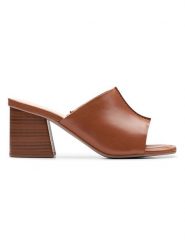 Clarks Skórzane klapki "Siara65" w kolorze jasnobrązowym rozmiar: 41. Brązowe klapki Clarks, bez wzorów, z otwartym noskiem, bez obcasa. Za 246.53 zł.