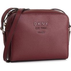 Torebka DKNY - R91EHA77 Bld Red/Fatigue 8FD. Czerwone listonoszki DKNY, bez wzorów, ze skóry, klasyczne, bez dodatków. W wyprzedaży za 489.00 zł.