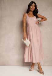 Różowa Rozkloszowana Sukienka z Wiskozy Milunisa. Czerwone sukienki Renee, na co dzień, m, bez wzorów, z jeansu, eleganckie, bez kołnierzyka, bez ramiączek, maxi, rozkloszowane. Za 69.99 zł.