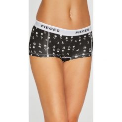 Pieces - Figi. Czarne figi Pieces, s, bez wzorów, z bawełny. W wyprzedaży za 29.90 zł.