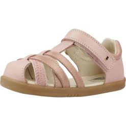Sandały BOBUX 636701B Rose. Czerwone sandały BOBUX, bez wzorów, ze skóry, bez obcasa, bez zapięcia. Za 271.99 zł.