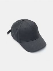 Bawełniana czapka z daszkiem - czarny. Czarne czapki Sinsay, bez wzorów, z bawełny. Za 9.99 zł.