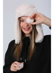 Lucky Bees Czapka w kolorze jasnoróżowym rozmiar: onesize. Różowe czapki Lucky Bees, bez wzorów, z futra. Za 117.45 zł.