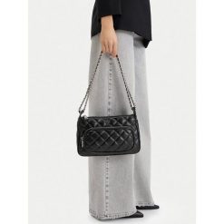 Torebka Badura. Czarne torebki klasyczne Badura, bez wzorów, bez dodatków. Za 249.99 zł.