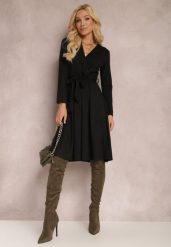 Czarna Sukienka Phlorinis. Czarne sukienki Renee, l, bez wzorów, z materiału, bez kołnierzyka, bez ramiączek, midi, dopasowane. Za 139.99 zł.