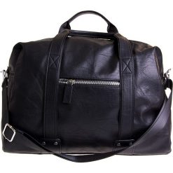 Skórzana torebka w kolorze czarnym - 46 x 32 x 27 cm. Czarne torby na ramię Classe Regina, bez wzorów, na ramię, bez dodatków. W wyprzedaży za 175.95 zł.