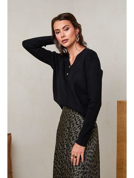 Soft Cashmere Sweter w kolorze czarnym rozmiar: 34/36. Czarne swetry Soft Cashmere, bez wzorów, z kaszmiru, bez ramiączek. Za 144.95 zł.