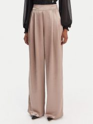 Guess Spodnie materiałowe W6RB66 W2612 Beżowy Slim Fit. Brązowe spodnie materiałowe Guess, xl, z aplikacjami, z materiału. Za 525.00 zł.