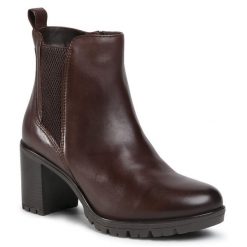 Botki Lasocki. Brązowe botki Lasocki, bez wzorów, bez obcasa, na słupku, bez zapięcia. Za 120.99 zł.