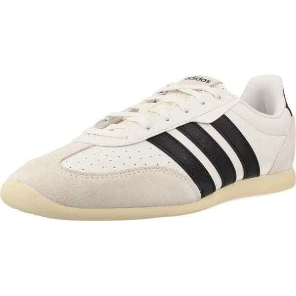Buty ADIDAS KI6726 BARREDA LO Biały. Białe trekkingi Adidas, z tkaniny, na fitness i siłownię. Za 340.70 zł.
