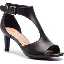 Sandały CLARKS - Laureti Star 261401734 Black Leather. Czarne sandały Clarks, bez wzorów, ze skóry, retro, bez obcasa, na obcasie, bez zapięcia. W wyprzedaży za 269.00 zł.