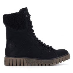 Botki Rieker. Czarne botki Rieker, bez wzorów, bez obcasa, na płaskiej podeszwie, bez zapięcia. Za 299.99 zł.