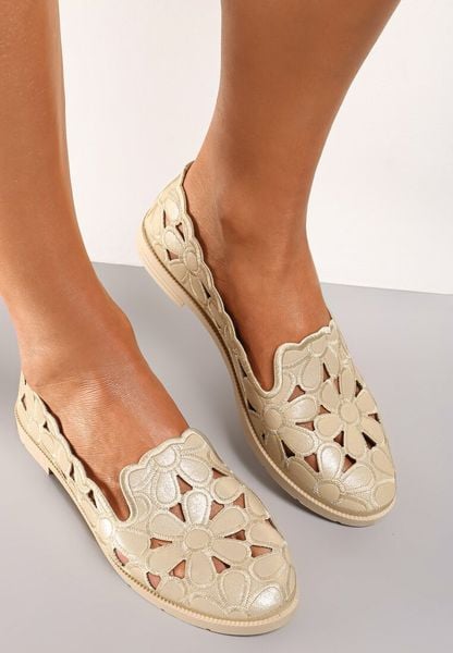 Złote Balerinki Acanophe. Brązowe baleriny Renee, w ażurowe wzory, z okrągłym noskiem, przed kostkę, bez obcasa, na płaskiej podeszwie. Za 44.99 zł.