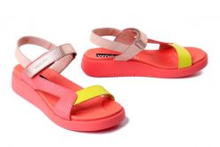 WONDERS C-6543 coral, sandały damskie. Sandały Wonders, bez wzorów, ze skóry, bez obcasa, na obcasie, bez zapięcia. Za 539.90 zł.