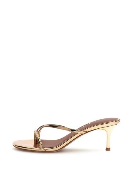 Guess Japonki FLJGZY LEL03 Złoty. Żółte klapki Guess, z aplikacjami, ze skóry, bez obcasa. Za 499.99 zł.