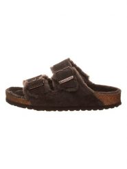 Birkenstock Klapki "Arizona" w kolorze brązowym rozmiar: 37. Brązowe klapki Birkenstock, bez wzorów, z otwartym noskiem, bez obcasa. Za 539.45 zł.