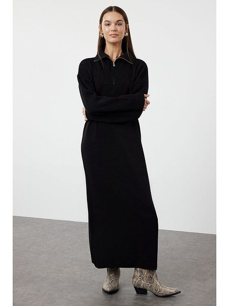 Trendyol Sukienka w kolorze czarnym rozmiar: XL. Czarne sukienki Trendyol, xl, bez wzorów, bez kołnierzyka, bez ramiączek, maxi. Za 124.95 zł.