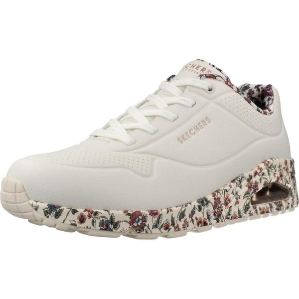 Buty SKECHERS UNO SAFARI TIME Beżowy. Białe trekkingi Skechers, z materiału, trekkingowe. Za 399.99 zł.