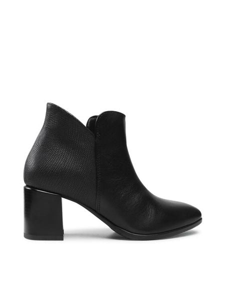 Lasocki Botki 5556-01 Czarny. Czarne botki Lasocki, bez wzorów, ze skóry, bez obcasa, na słupku, bez zapięcia. Za 139.99 zł.