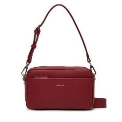 Torebka Calvin Klein. Czerwone torebki klasyczne Calvin Klein, bez wzorów, bez dodatków. Za 559.99 zł.