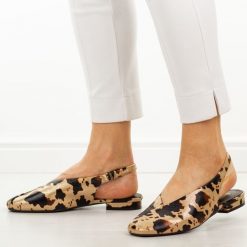 Brązowe baleriny damskie Potocki 20335. Brązowe czółenka POTOCKI, bez wzorów, z jeansu, bez obcasa, na obcasie, bez zapięcia. Za 149.00 zł.