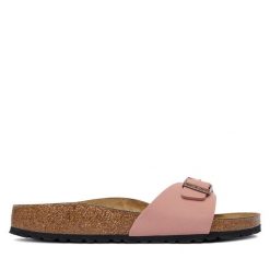 Klapki Birkenstock. Czerwone klapki Birkenstock, bez wzorów, bez obcasa. Za 399.99 zł.