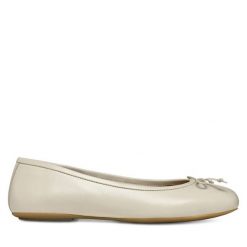 Baleriny Geox. Brązowe baleriny Geox, bez wzorów, bez obcasa. Za 299.99 zł.