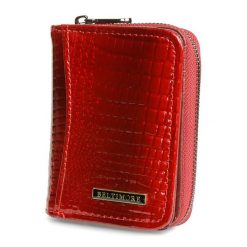 Lakierowany portfel skórzany Beltimore czerwony A05. Czerwone portfele bez wzorów, z lakierowanej skóry. Za 65.99 zł.