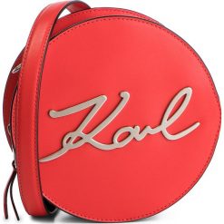 Torebka KARL LAGERFELD - 91KW3061 Red Fire. Czerwone listonoszki KARL LAGERFELD, bez wzorów, ze skóry, na ramię, bez dodatków. W wyprzedaży za 619.00 zł.