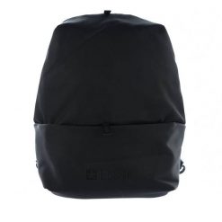 Plecak unisex Big Star, materiał tekstylny o gładkiej strukturze z pojemną komorą główną regulowanymi szelkami oraz dodatkową kieszenią zamykaną na z. Czarne plecaki Big Star Accessories, bez wzorów, z materiału. Za 144.99 zł.