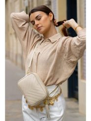 Victor & Hugo Paris Skórzana torebka "Nat" w kolorze kremowym - 20 x 15 x 6 cm rozmiar: onesize. Brązowe torby na ramię Victor & Hugo Paris, bez wzorów, z materiału, na ramię, pikowane, bez dodatków. Za 239.99 zł.