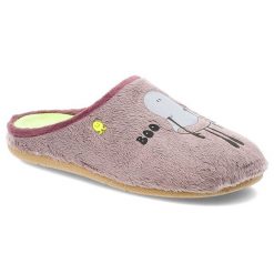 Kapcie damskie Gioseppo Hot Potatoes, pantofle na płaskiej podeszwie z ozdobnymi napisami ocieplane, różowe, Slayton-76947. Czerwone obuwie domowe Hot Potatoes by Gioseppo, bez wzorów, bez zapięcia. Za 152.99 zł.