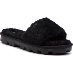 Kapcie UGG - W Cozette 1100892 W/Blk. Obuwie domowe UGG. Za 389.00 zł.