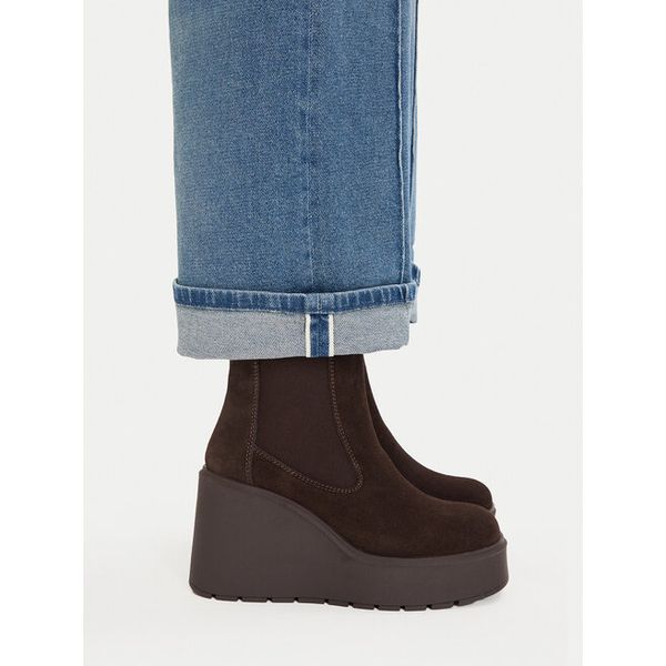 Botki Badura. Brązowe botki Badura, bez wzorów, bez obcasa, na koturnie, bez zapięcia. Za 279.99 zł.