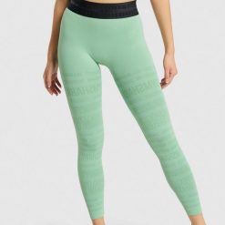 Legginsy treningowe damskie Gymshark Vision. Zielone legginsy Gymshark, xs, bez wzorów. Za 169.99 zł.