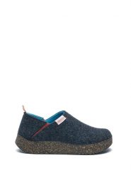 Comfortfusse Wełniane kapcie w kolorze granatowym rozmiar: 41. Niebieskie obuwie domowe Comfortfüße, bez wzorów, z materiału, bez zapięcia. Za 180.49 zł.