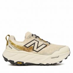 Buty do biegania New Balance. Białe obuwie sportowe New Balance, bez zapięcia, do biegania. Za 699.99 zł.