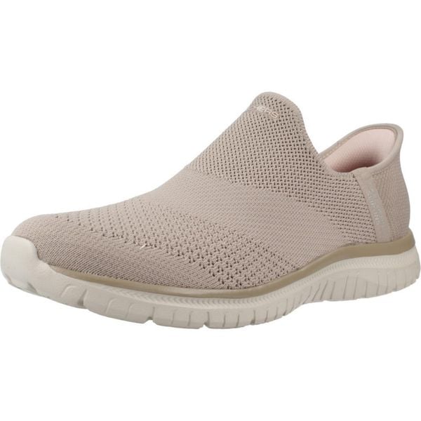 Buty SKECHERS SLIP-INS VIRTUE - SLEEK Jasnobrązowy. Brązowe trekkingi Skechers, z tkaniny, trekkingowe. Za 302.99 zł.