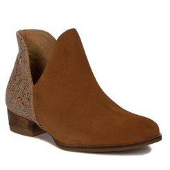 Botki Maciejka. Brązowe botki Maciejka, bez wzorów, bez obcasa, na płaskiej podeszwie, bez zapięcia. Za 429.99 zł.