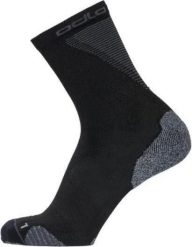 Skarpetki do biegania Odlo CERAMICOOL RUN. Czarne skarpety Odlo, bez wzorów, z elastanu. Za 81.39 zł.