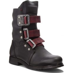 Botki FLY LONDON - Stif P141941025 Black. Czarne botki Fly London, z aplikacjami, z materiału, bez obcasa, na obcasie, bez zapięcia. W wyprzedaży za 459.00 zł.