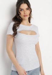Jasnoszara Prążkowana Bluzka Bawełniana z Wycięciem Ozdobionym Cyrkoniami Eliwina. Szare bluzki Born2be, bez wzorów, z bawełny, eleganckie, bez kołnierzyka, bez ramiączek. W wyprzedaży za 67.99 zł.
