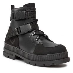 Botki Altercore. Czarne botki Altercore, bez wzorów, bez obcasa, na słupku, bez zapięcia. Za 549.99 zł.