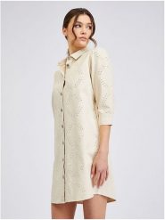 Orsay Sukienka dżinsowa w kolorze kremowym rozmiar: 36. Brązowe sukienki Orsay, na co dzień, bez wzorów, z bawełny, bez kołnierzyka, bez ramiączek, mini, proste. Za 100.99 zł.