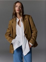 Popelinowa koszula oversize - biały. Białe koszule Reserved, l, bez wzorów, z bawełny, bez kołnierzyka, bez ramiączek. W wyprzedaży za 119.99 zł.